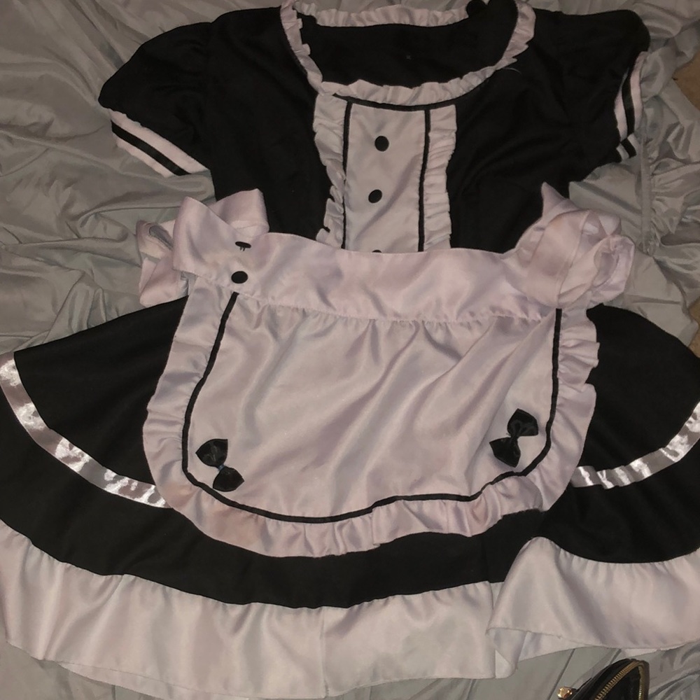 Excellent condition maid outfit w apron